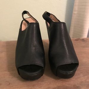 Steve Madden Black Wedges